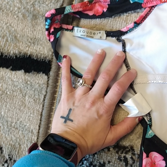 One piece bathing suit - Picture 3 of 3